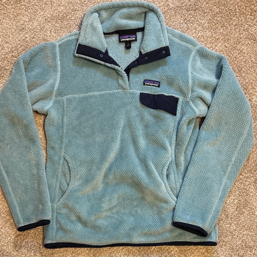 Patagonia Women’s Blue and Navy Pullover Sweater